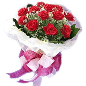  İstanbul Üsküdar çiçek satışı  11 adet kırmızı güllerden buket modeli