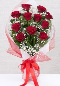 11 kırmızı gülden buket çiçeği  İstanbul Üsküdar 14 şubat sevgililer günü çiçek 