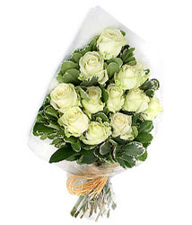  İstanbul Üsküdar online çiçekçi , çiçek siparişi  12 li beyaz gül buketi.