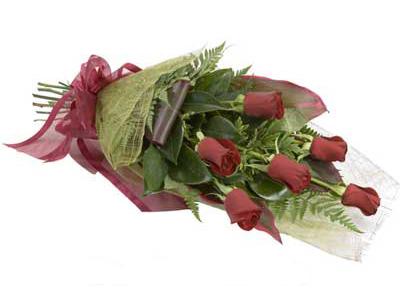 ucuz çiçek siparisi 6 adet kirmizi gül buket  İstanbul Üsküdar çiçek siparişi sitesi 