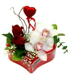  İstanbul Üsküdar online çiçek gönderme sipariş  mika kalp içinde 2 gül 1 kandil orkide kalp çubuk