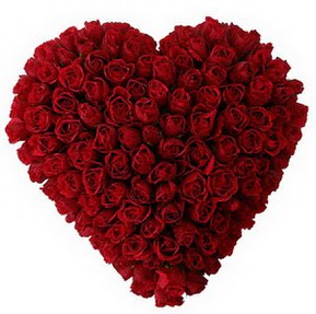  İstanbul Üsküdar çiçekçi mağazası  muhteşem kırmızı güllerden kalp çiçeği