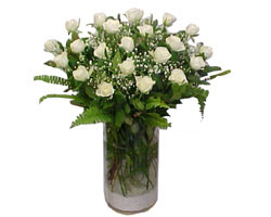  İstanbul Üsküdar yurtiçi ve yurtdışı çiçek siparişi  cam yada mika Vazoda 12 adet beyaz gül - sevenler için ideal seçim