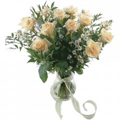 Vazoda 8 adet beyaz gül  İstanbul Üsküdar 14 şubat sevgililer günü çiçek 