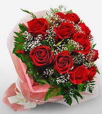 12 adet kırmızı güllerden kaliteli gül  İstanbul Üsküdar çiçek siparişi vermek 
