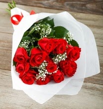 9 kırmızı gülden buket çiçeği  İstanbul Üsküdar çiçek gönderme 