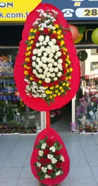  İstanbul Üsküdar 14 şubat sevgililer günü çiçek  Çift katlı düğün nikah çiçeği  İstanbul Üsküdar uluslararası çiçek gönderme 