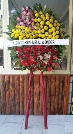  İstanbul Üsküdar anneler günü çiçek yolla  Cenaze çiçek modeli