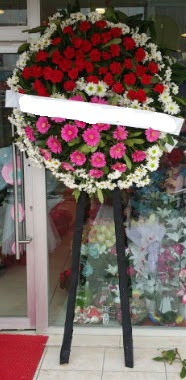 Cenaze çiçek modeli  İstanbul Üsküdar internetten çiçek siparişi 