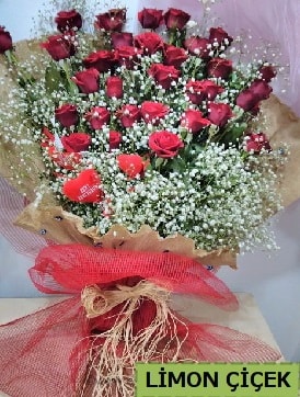 Kız isteme çiçeği buketi 33 kırmızı gülden  İstanbul Üsküdar internetten çiçek satışı 