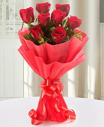 9 adet kırmızı gülden modern buket  İstanbul Üsküdar İnternetten çiçek siparişi 