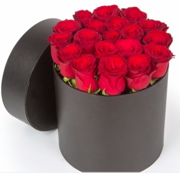 21 adet siyah kutuda kırmızı gül  İstanbul Üsküdar hediye çiçek yolla 